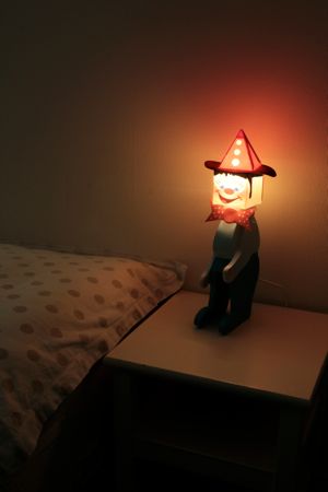 lampe de chevet en carton pour enfant